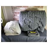 (3 PCS) COMFORTER & 2 MATCHING PILLOW SHAMS AND