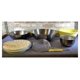 (6 PCS) ASSORTED KITCHEN ITEMS - 3 MIXING BOWLS,