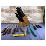 WOOD BUTCHER BLOCK WITH KNIVES & ASSORTED KNIVES