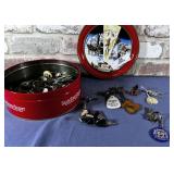 TIN WITH VINTAGE KEYS & KEYCHAINS