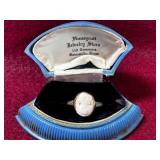 VINTAGE CAMEO RING IN RING BOX -
