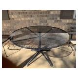 ROUND IRON OUTDOOR TABLE
