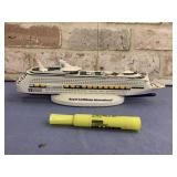 ROYAL CARIBBEAN VOYAGER OF THE SEAS SHIP MODEL