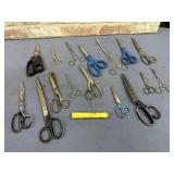 SELECTION OF ASST SCISSORS AND FORCEPS