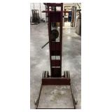 DAYTON HAND CRANK WINCH / LIFT