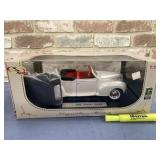 1939 LINCOLN ZEPHYR SIGNATURE DIECAST MODEL;