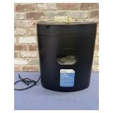 ROYAL PAPER SHREDDER & BOTTLE OF LUBRICANT