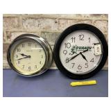 2 PCS WALL CLOCKS