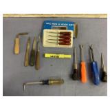 SELECTION OF PICKS & HOOKS