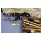 ASST BRUSHES & GOGGLES