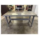 METAL INDUSTRIAL SHOP TABLE