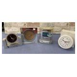 4 PCS  VNTG ALARM  CLOCKS