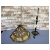 BEAUTIFUL ANTIQUE TABLE LAMP WITH SLAG GLASS