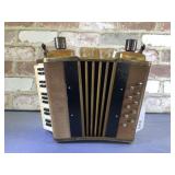 VINTAGE ACCORDIAN MUSIC BOX DECANTER SET