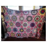 VINTAGE QUILT TOP - TOUCHING STAR DESIGN?