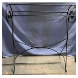 METAL QUILT RACK- DISPLAYS 3 QUILTS;