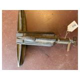 VINTAGE NO. 2 HAND SAW BENCH MOUNT VISE CLAMP