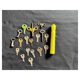 (15+ PCS) VINTAGE KEYS - CLOCK KEYS, SKELETON