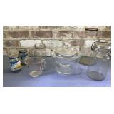 BOX LOT: VINTAGE JARS, MEASURING CUP & GLASS