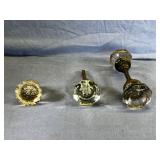 BOX LOT: 4 VINTAGE GLASS DOOR KNOBS