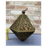 (2 PCS) VINTAGE BRASS FILIGREE HANGING LAMP