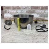 (4 PCS) METAL MIXING BOWL & 3 KITCHEN AID