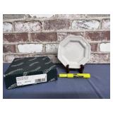 BOX LOT: 16 PCS JOHNSON BROTHERS DINNERWARE