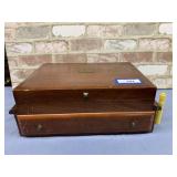 NAKEN'S SILVERWARE CHEST WITH FLATWARE -