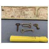 (5 PCS) VINTAGE SKELETON KEYS
