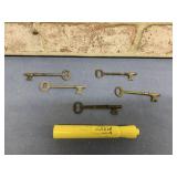 (5 PCS) VINTAGE SKELETON KEYS