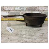 VINTAGE 10' OPEN FIRE FOOTED CAST IRON FRYER