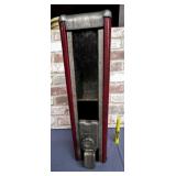 VINTAGE METAL 1ï¿½ VENDING MACHINE WITH KEY