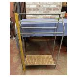 FREESTANDING METAL TOWEL RACK WITH LOWER