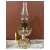 VINTAGE RIBBED GLASS OIL LAMP WITH CHIMNEY