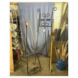 (2X) LARGE FLOOR EASELS