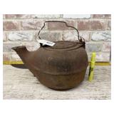 VINTAGE #8 CAST IRON KETTLE BY SOUTHERN