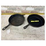 (2 PCS) VINTAGE CAST IRON SKILLETS - 1 WAGNER WARE
