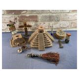 SELECTION OF ASSORTED NATIVE AMERICAN ITEMS: