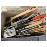 LARGE SELECTION OF ASSORTED GRILLING UTENSILS