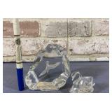 (2 PCS) GLASS Dï¿½COR- ONE SWAN & ONE ETCHED