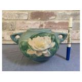 VINTAGE ROSEVILLE POTTERY SQUAT VASE IN THE