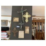 (7 PCS) CROSSES & PLAQUES- RELIGIOUS AND