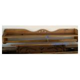 (2 PCS) WOODEN WALL SHELVES WITH QUILT RAIL