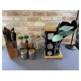 GROUP LOT: STEAK KNIVES & BLOCK, S&P SETS,