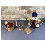 (4 PCS) ASSORTED CHRISTMAS Dï¿½COR ITEMS: BASKET,