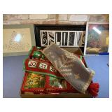LARGE SELECTION OF CHRISTMAS Dï¿½COR- SEE PHOTO