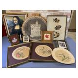BOX OF ASSORTED WALL HANGINGS AND Dï¿½COR ITEMS