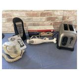 BOX LOT: SMALL KITCHEN APPLIANCES: 2-SLICE