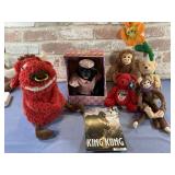 BOX LOT: ASSORTED PLUSH ANIMALS & KING KONG PAPER