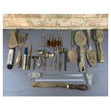 BOX LOT: ASSORTMENT OF SERVING UTENSILS,